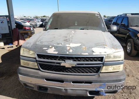 2005 Chevrolet Silverado 1500 Ls z USA, uszkodzony, nr VIN 2GCEC13T451196948